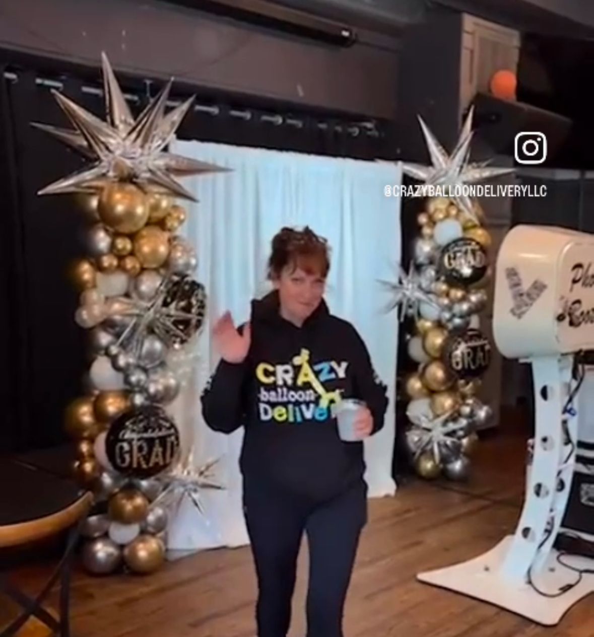 Glitzy star balloon column Glitzy star balloon column