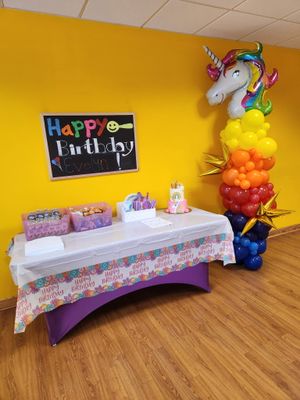 Giant 8 foot balloon tower with any topper