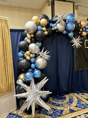 Large-bubbled garland for large venues, 8 foot chunks, larger bubbles