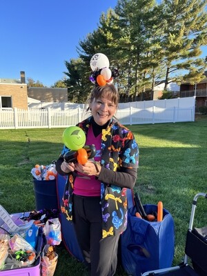 Live balloon twister