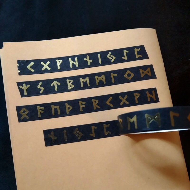 Washi tape runes dorées
