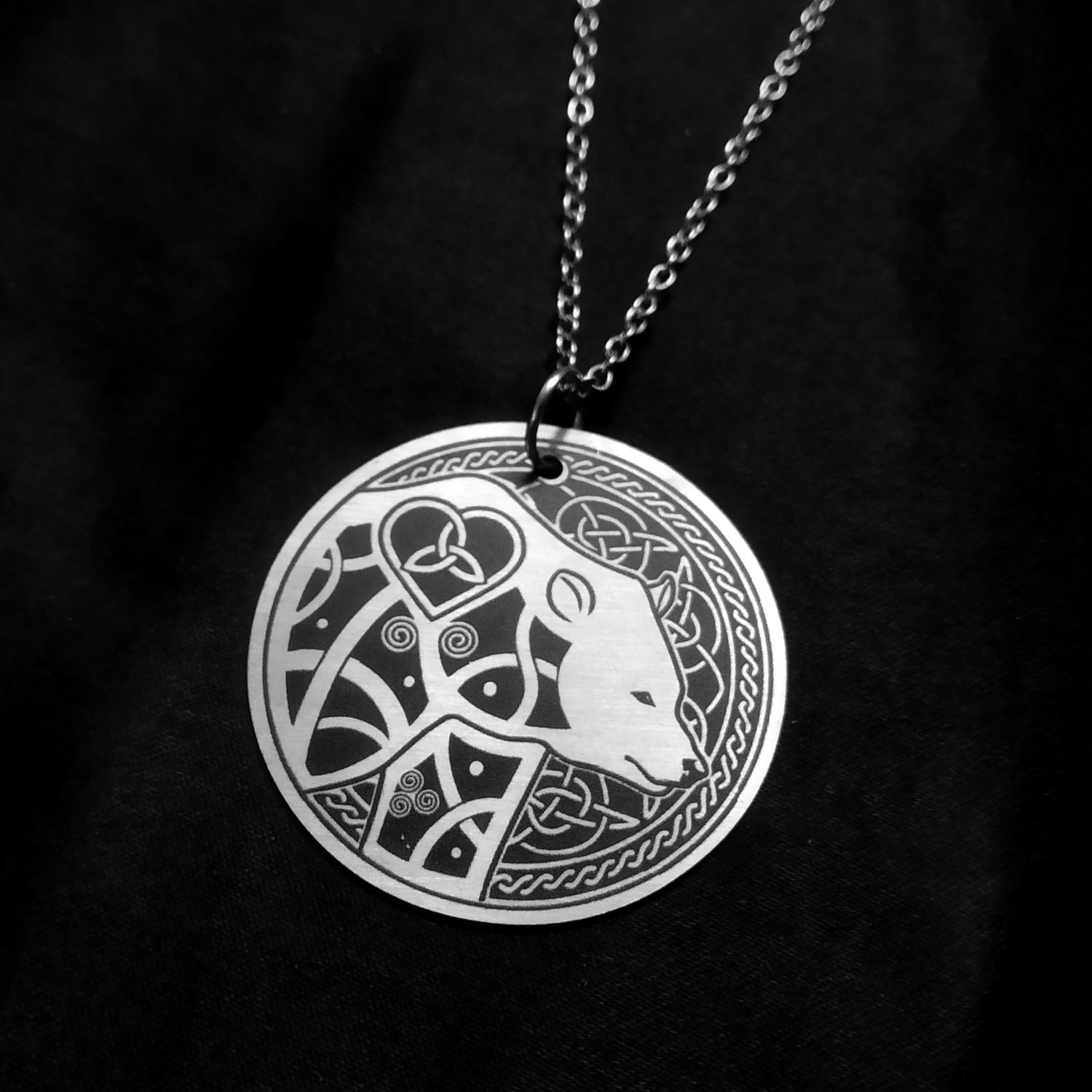 Amulettes Celtiques en acier- 5 modèles au choix, Modèle: Artio (ours)