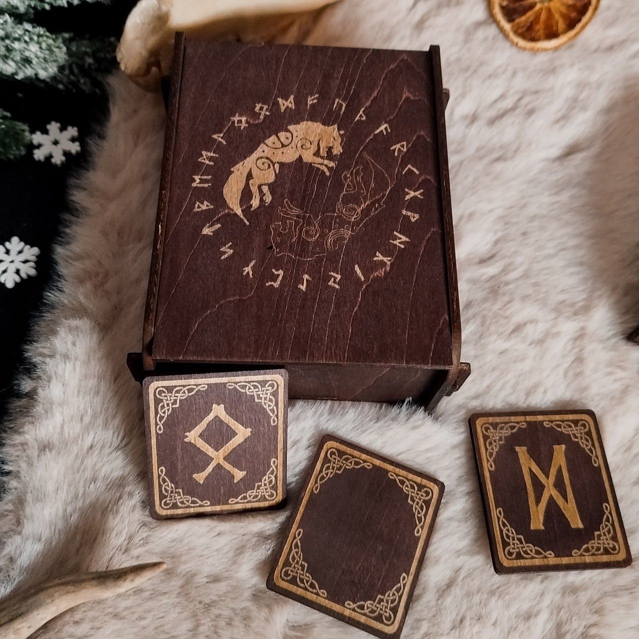 Set de grandes runes avec boite- Hati et Sköll