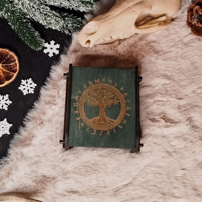 Set de petites runes avec boite- Yggdrasil
