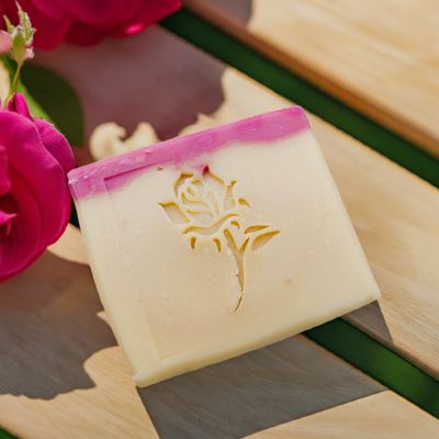 Bio Stutenmilch Seife? „Victoria Rose – blumige Pflege“