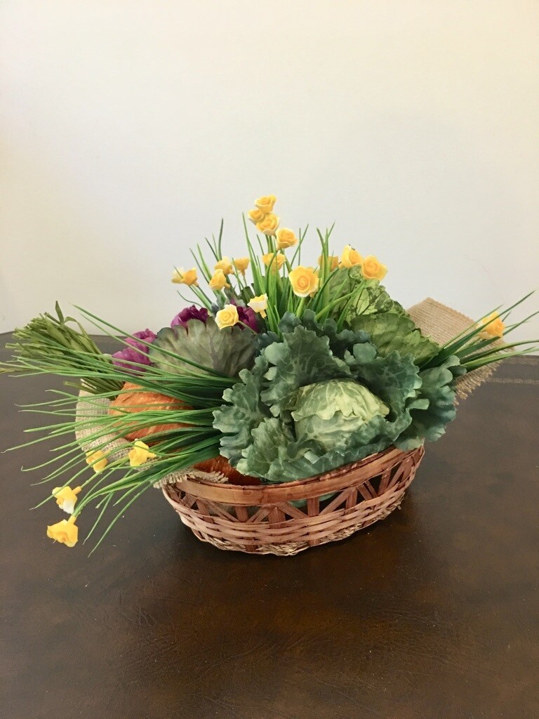 Artificial floral arrangement