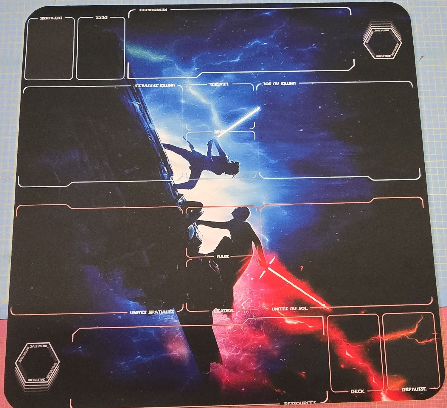 Playmat Sabre Laser Star Wars Unlimited compatible 2 joueurs Français, avec défaut