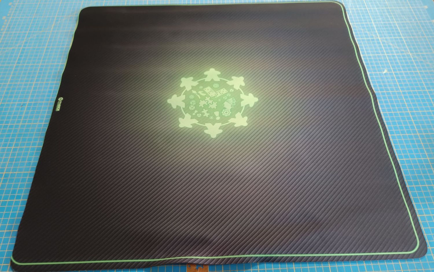 Tapis Meeple néon vert 60 cm/60 cm avec défaut 12-07
