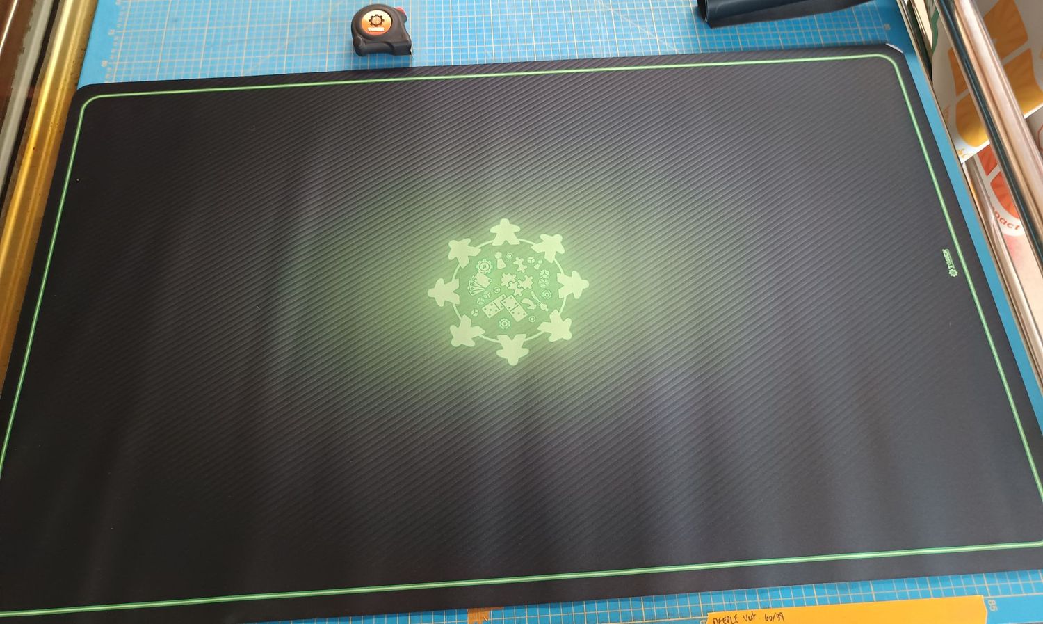 Tapis Meeple néon vert 100 cm/60 cm avec défaut 17-7
