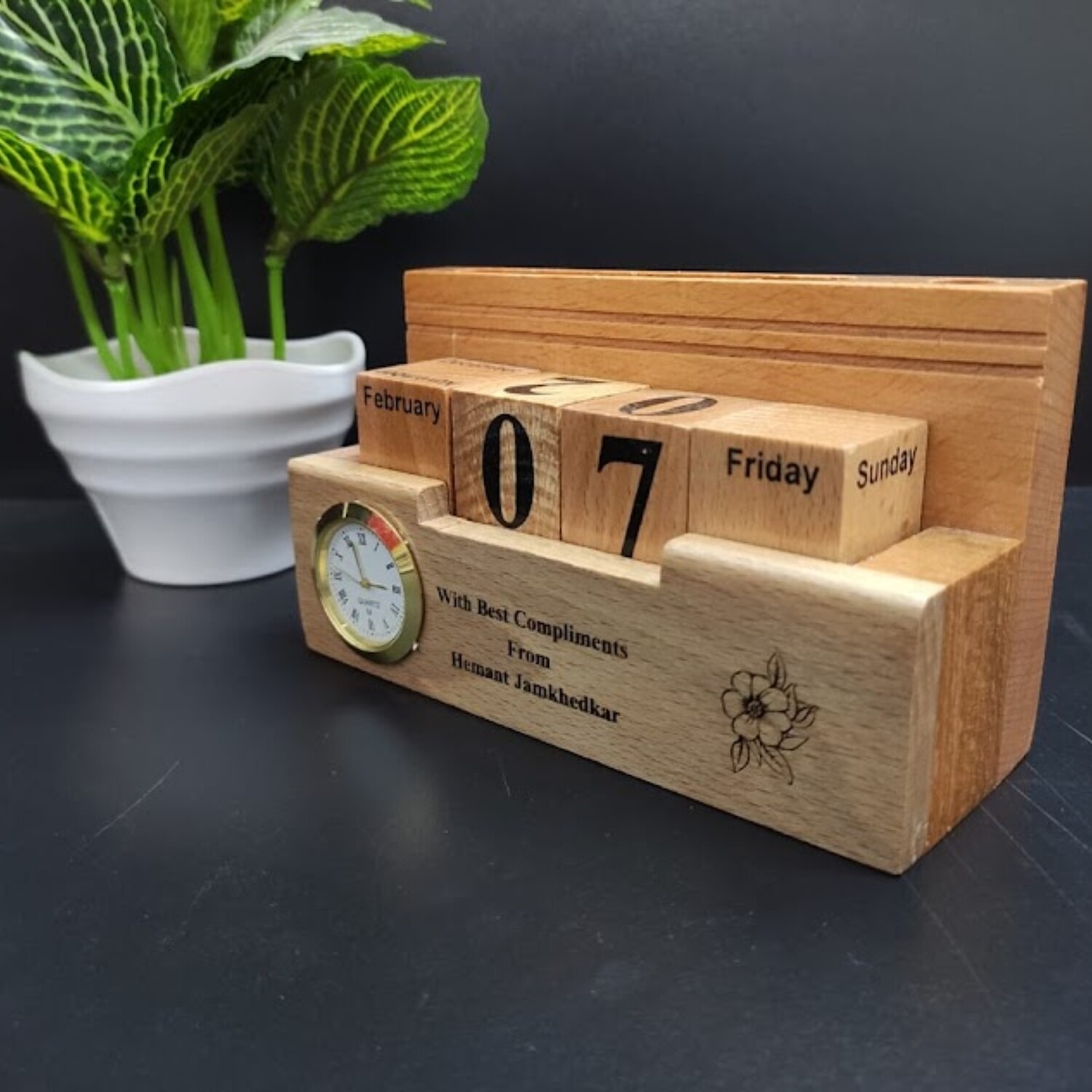 𝐓𝐚𝐛𝐥𝐞 𝐓𝐨𝐩 𝐖𝐨𝐨𝐝𝐞𝐧 𝐋𝐢𝐟𝐞 𝐓𝐢𝐦𝐞 𝐂𝐚𝐥𝐞𝐧𝐝𝐚𝐫 𝐰𝐢𝐭𝐡 𝐂𝐥𝐨𝐜𝐤