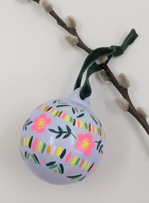 Ceramic hand painted bauble lilac