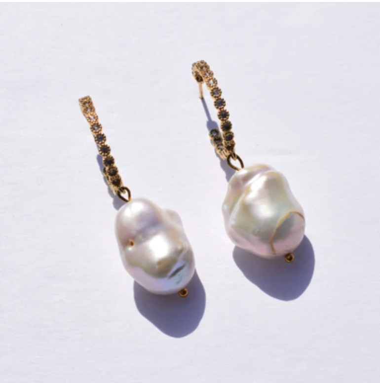 Baronessa Baroque Pearl Hoop
