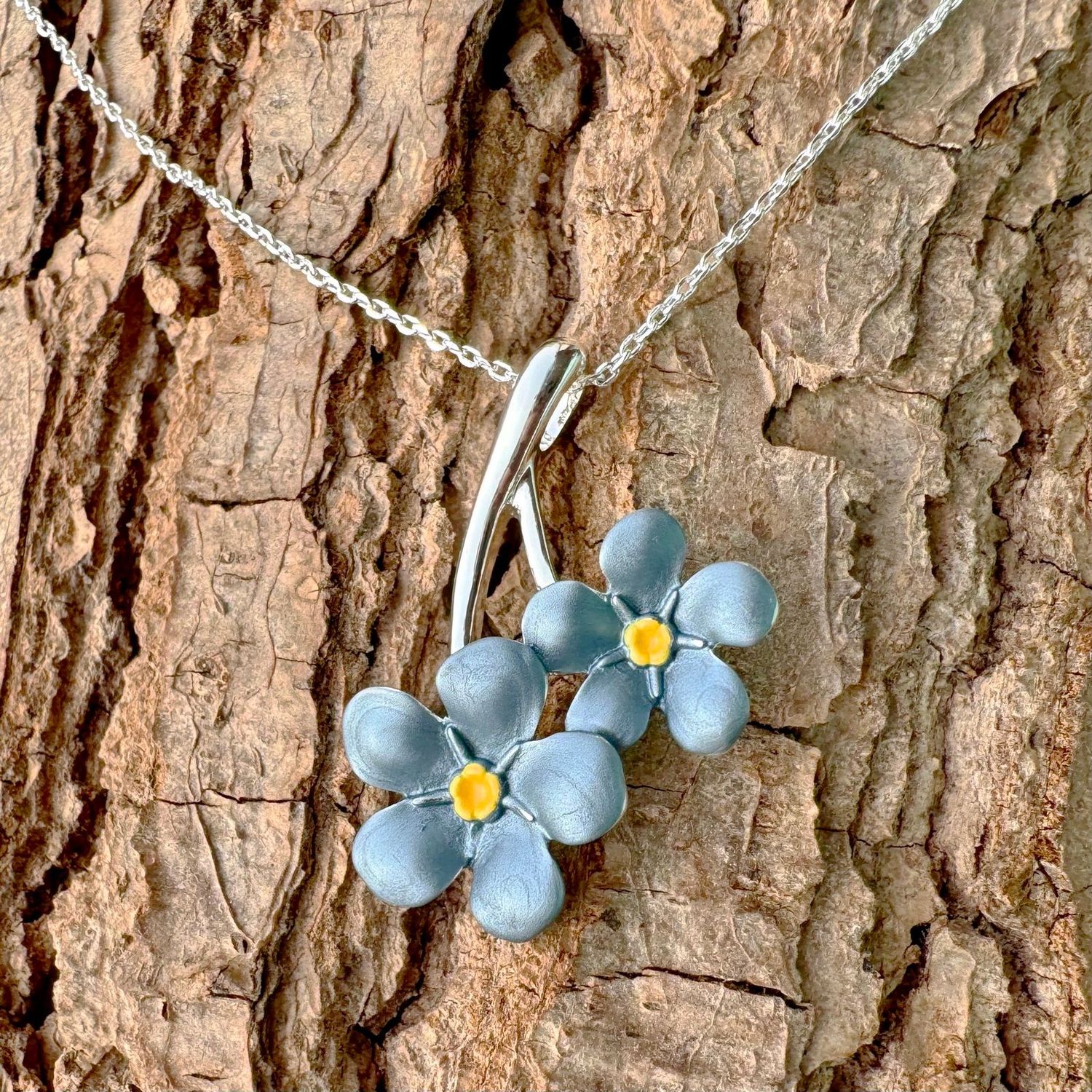Alexander Thurlow Large Forget Me Not Necklace
