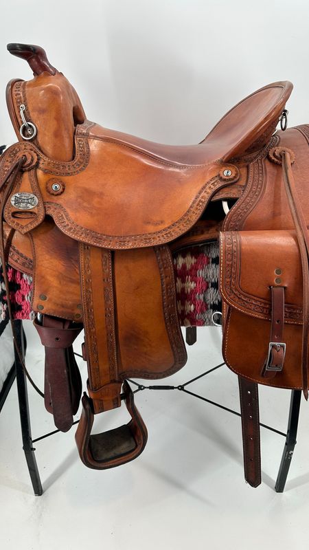 Ortho-Flex Western Pre-Owned Saddle + Matching Leather Saddle Bags