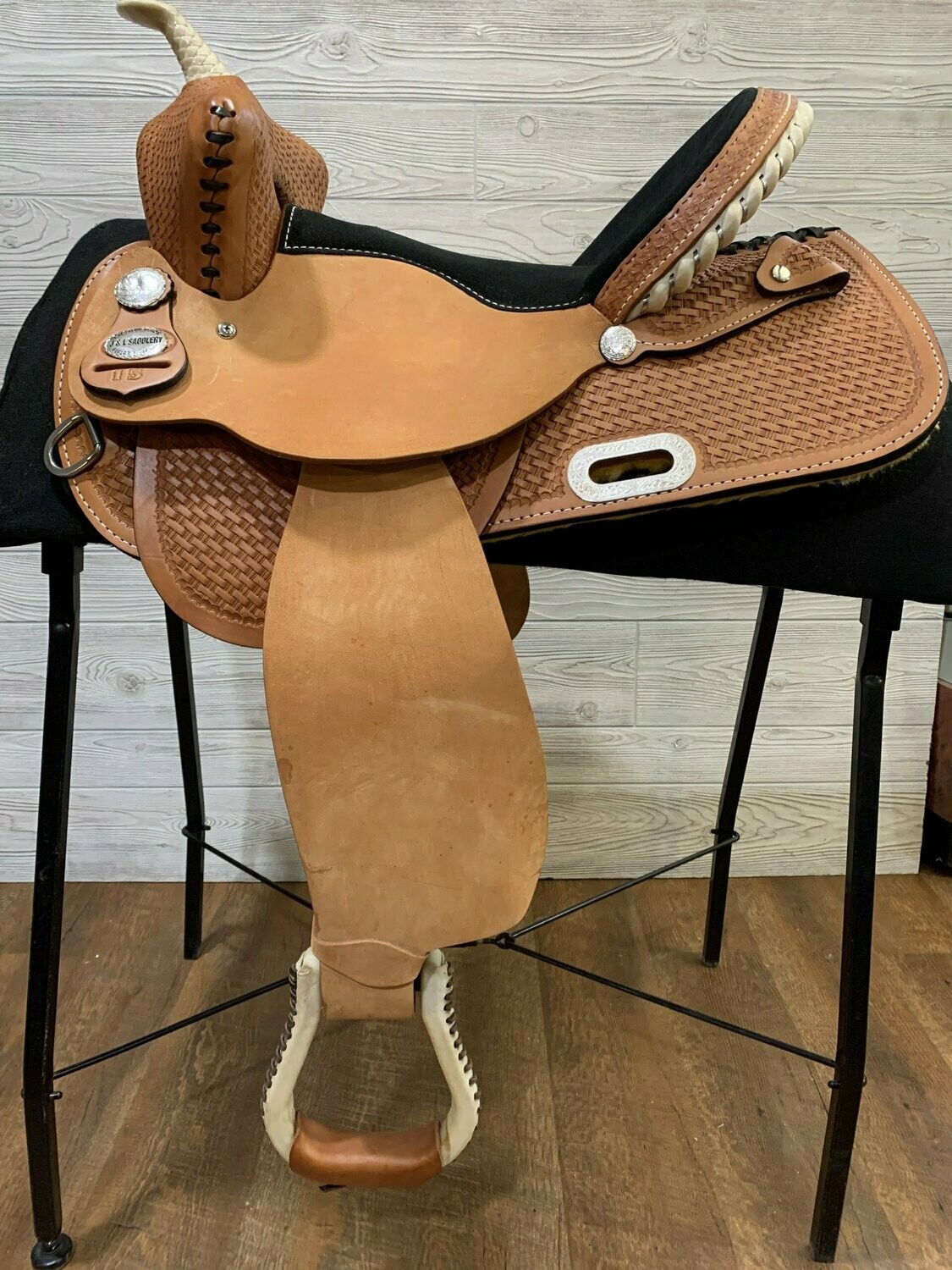 J&L Tack Barrel Saddle (bear trap)