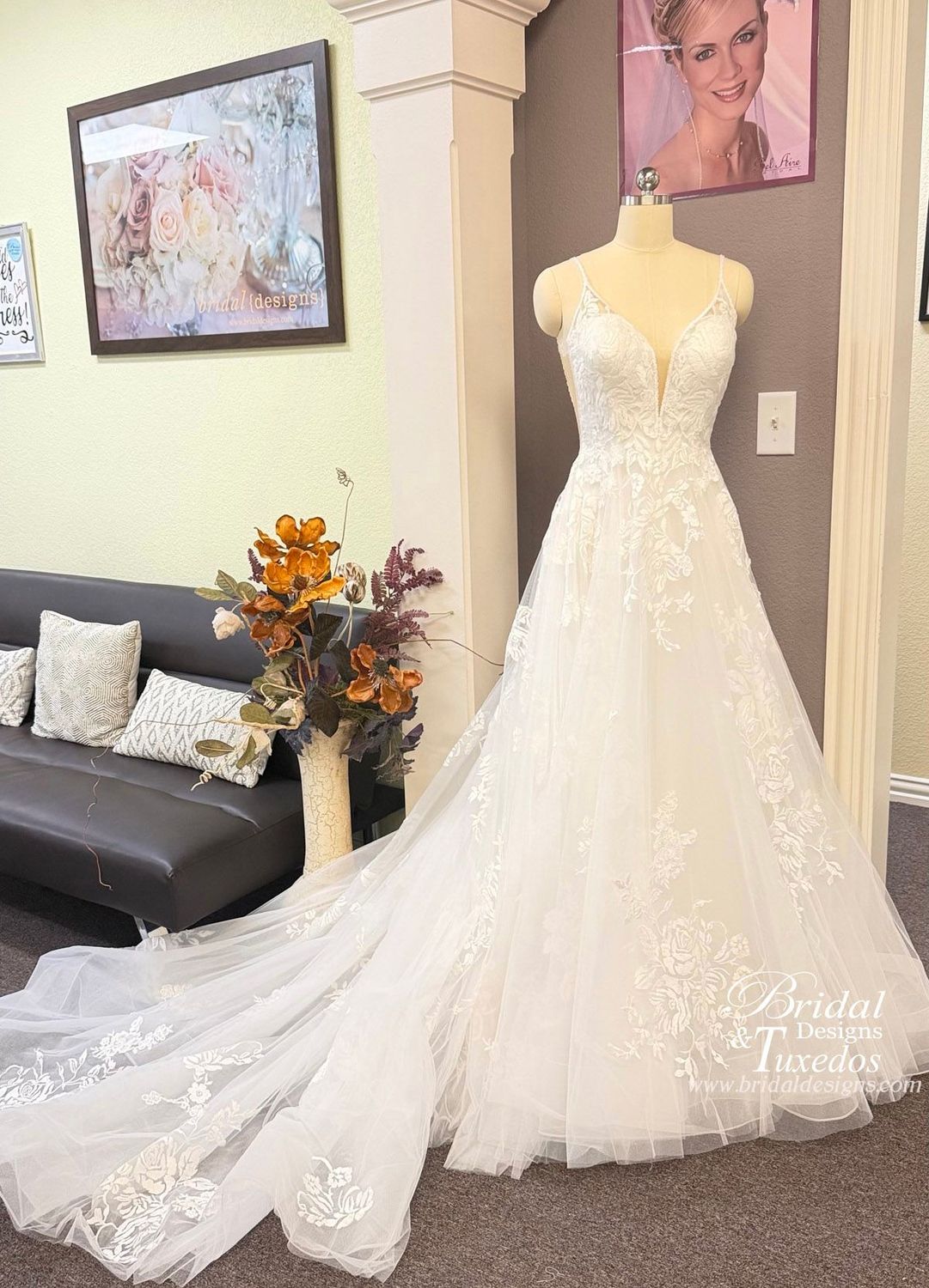 Allure Bridals - 9802L, size 6, Ivory/Nude Allure Bridals - 9802L, size 6, Ivory/Nude