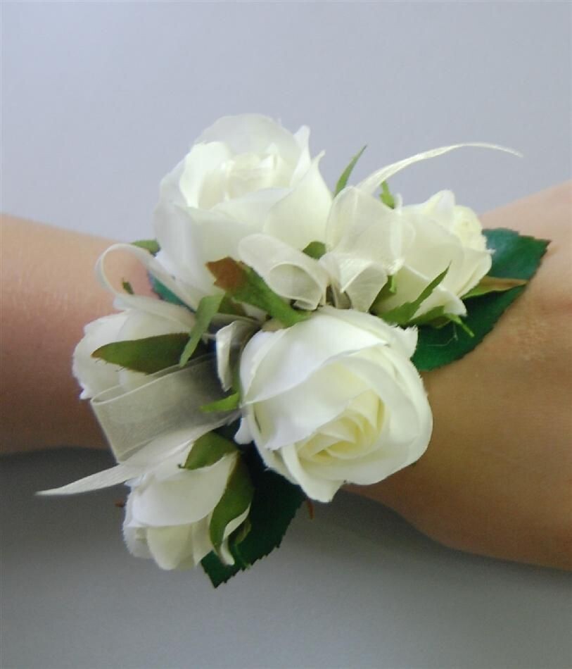 White Rose Wristlet White Rose Wristlet