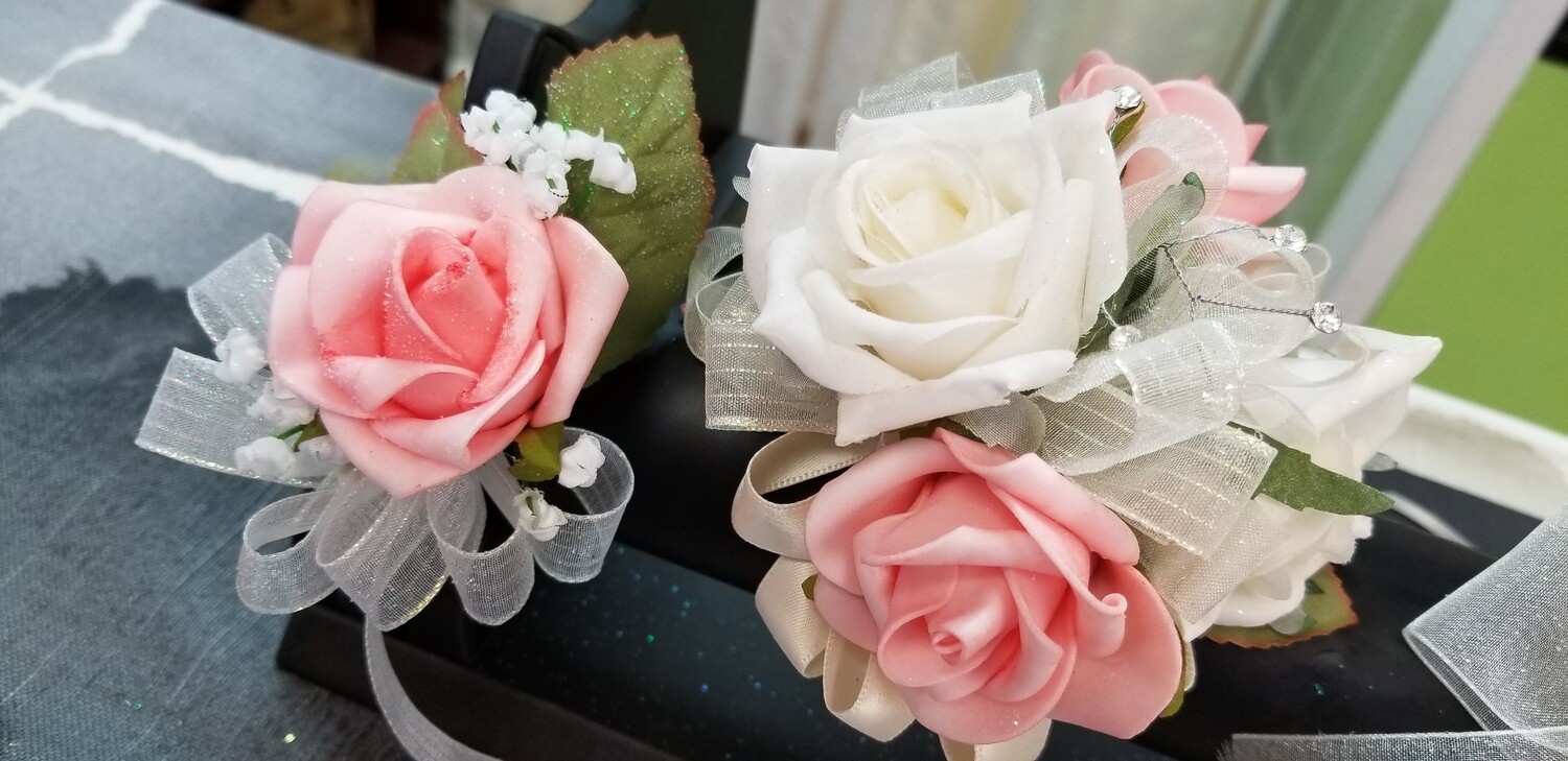 Pink White Wristlet & Boutonniere Pink White Wristlet & Boutonniere