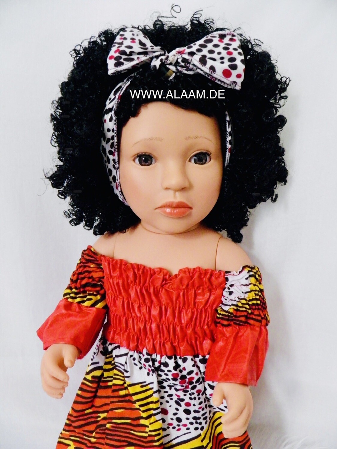 Nigerianische Mixed Puppe IJEMMA in Kleid 
