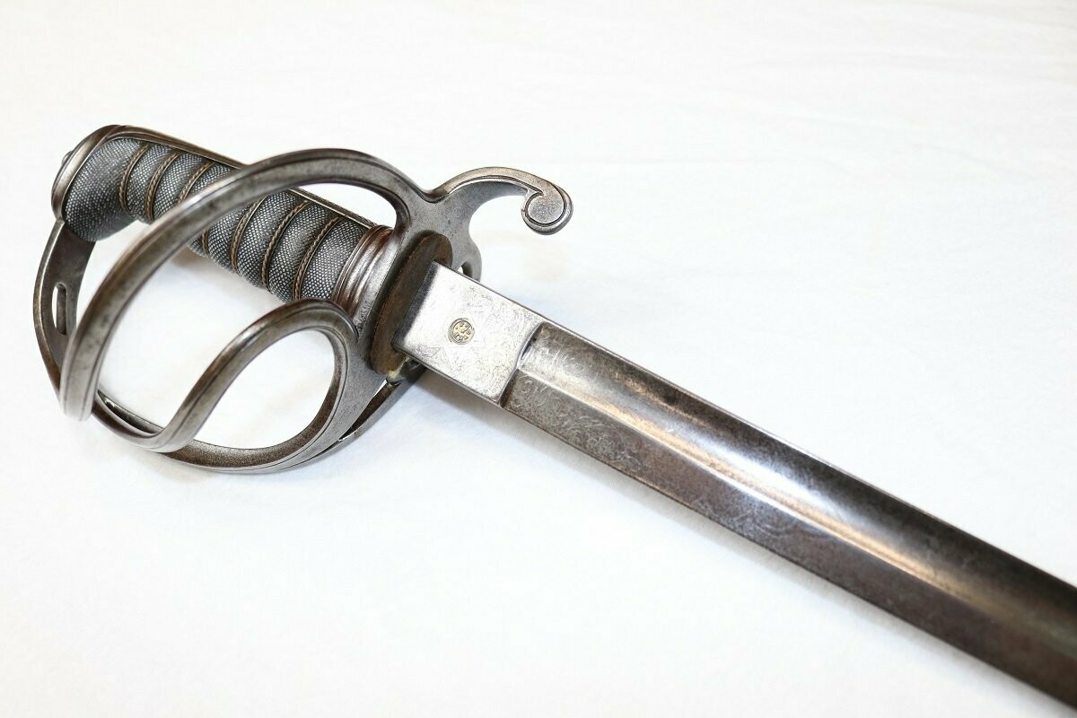 Mid-Victorian Middlesex Artillery Officer's Sword By Benjamin Thurkle