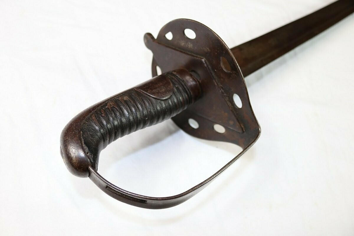 1796 Pattern Heavy Cavalry Sword Of The 2nd Dragoon Guards (Queen's Bays)