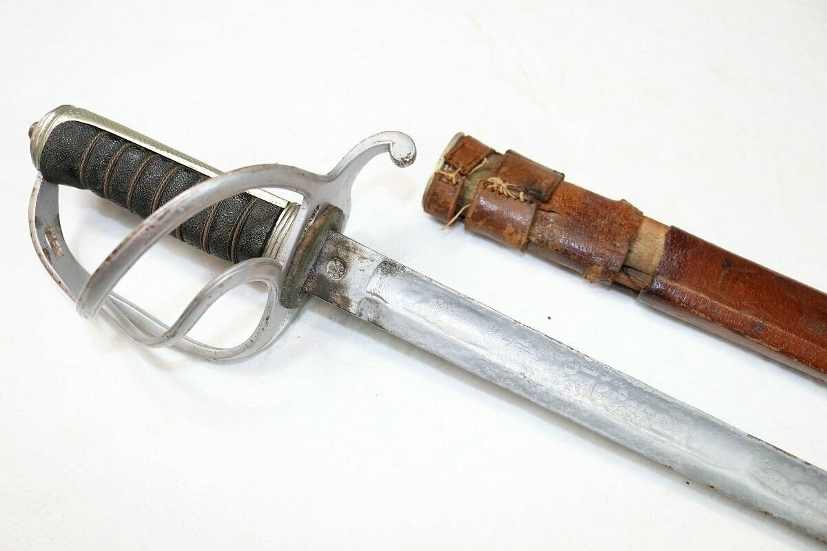 WW1 Era Royal Artillery Officer's Sword With Painted Blade