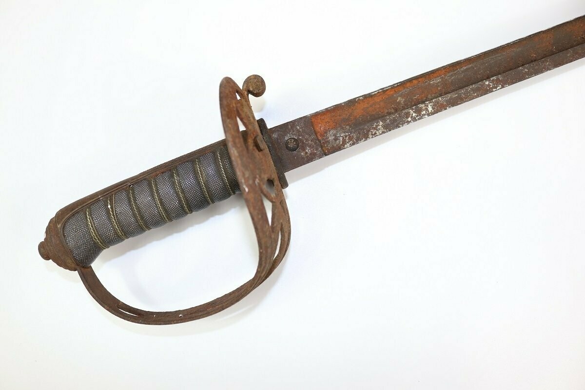 Rusty Pillin Rifles Officer's Sword - For Restoration
