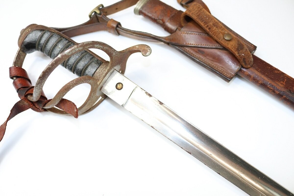 Victorian Light Cavalry Officer's Sword - For Restoration