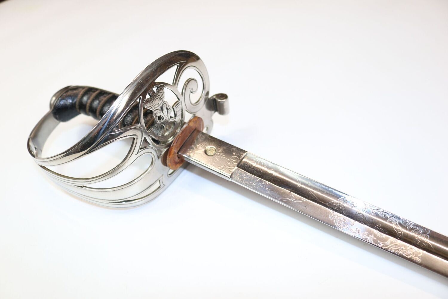 Mid-Victorian Rifles Officer's Sword with Officer's Crest