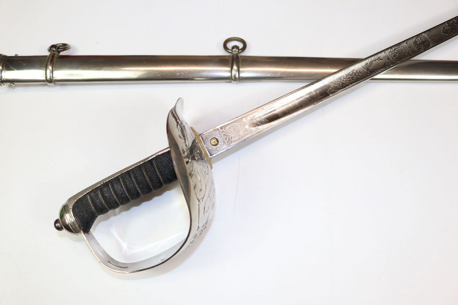 Outstanding Condition Victorian 1897 Pattern Infantry Sword with Crest