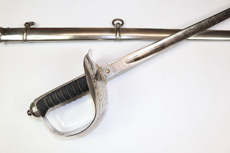 Outstanding Condition Victorian 1897 Pattern Infantry Sword with Crest