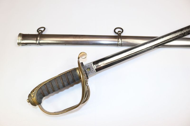 Victorian 1845 Pattern Infantry Officer's Sword by Thurkle