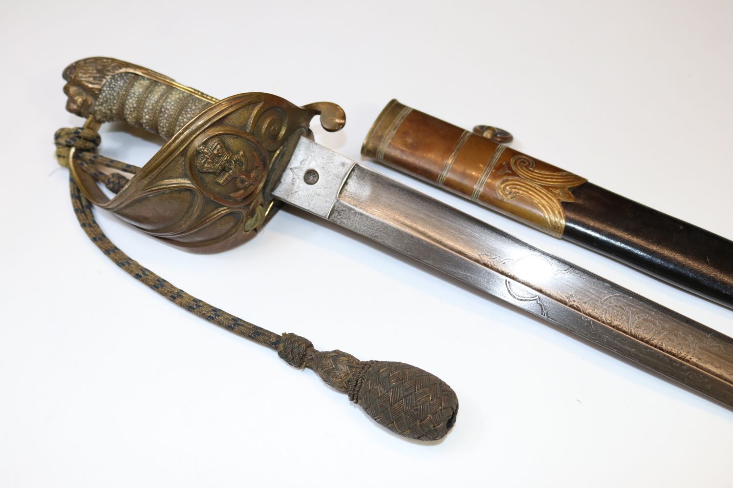 Broad-Bladed Victorian Royal Navy Officer's Sword by Seagrove/Pillin
