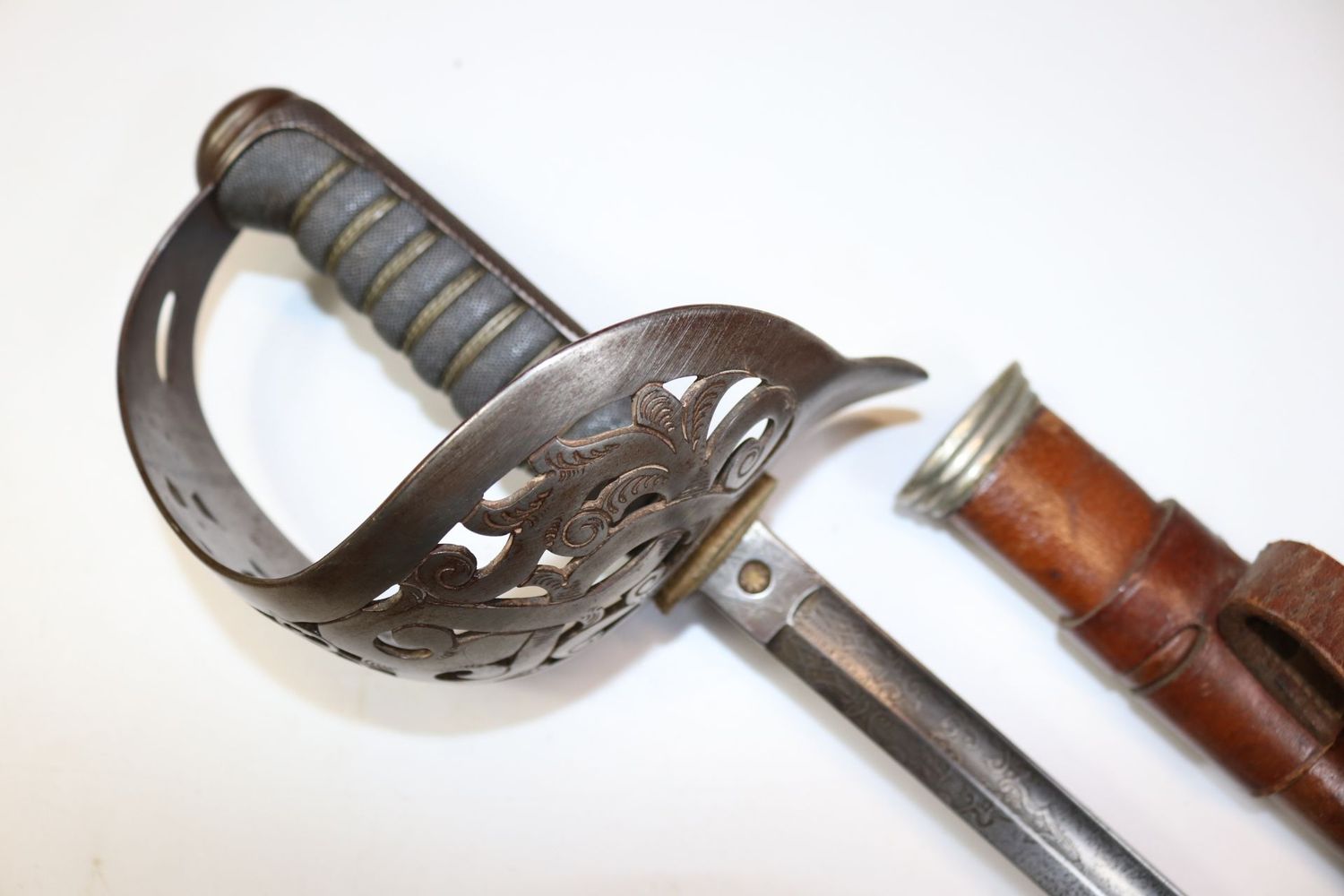 Victorian Infantry Officer's Sword with 1845 Pattern Blade & 1895 Pattern Hilt Victorian Infantry Officer's Sword with 1845 Pattern Blade & 1895 Pattern Hilt