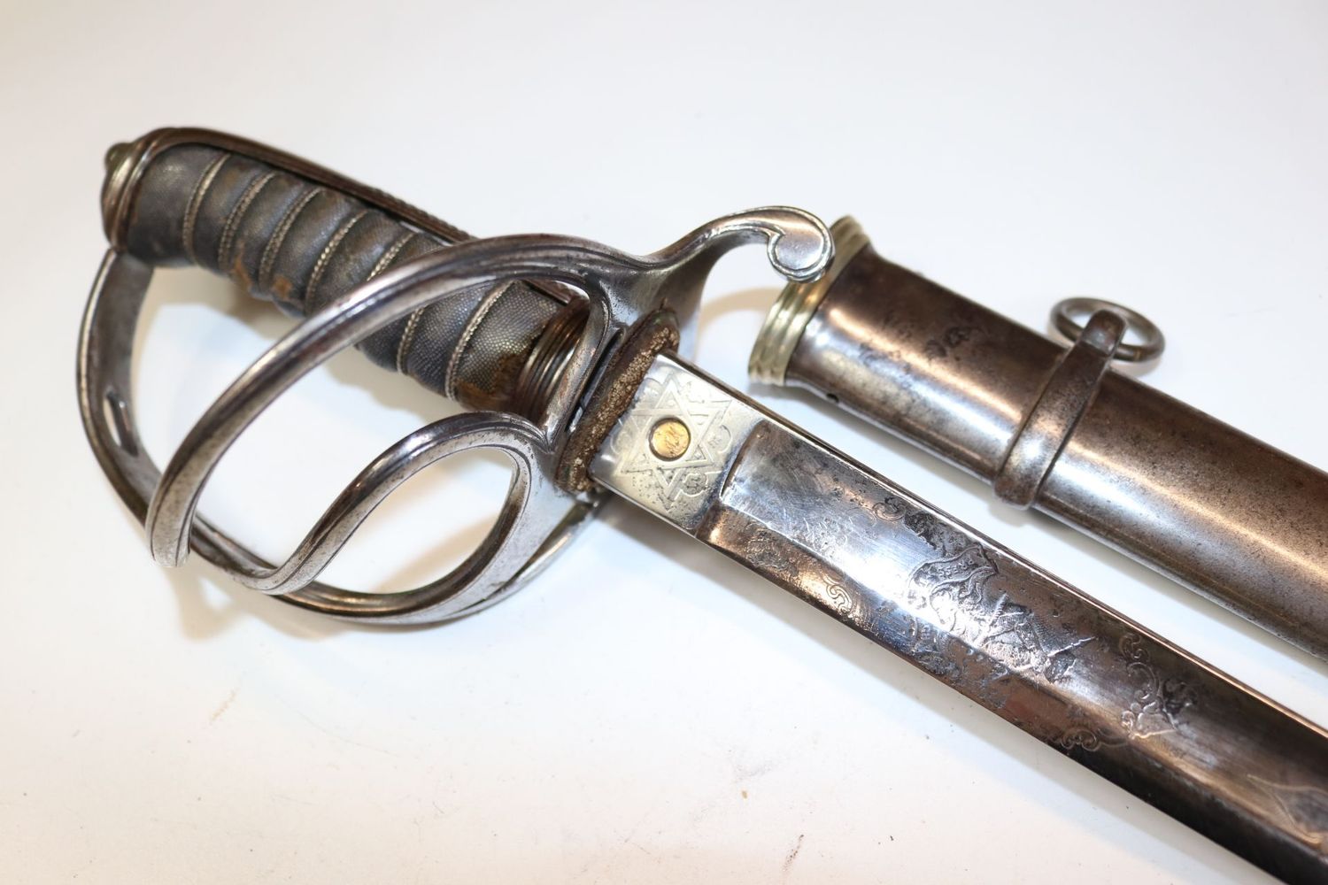 Victorian Wilkinson Royal Artillery Officer's Sword with Crest Victorian Wilkinson Royal Artillery Officer's Sword with Crest