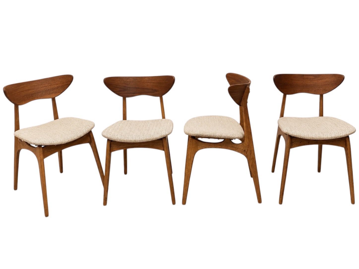Set of 4 Mid Century Walnut and Elm Dining Chairs By Deilcraft