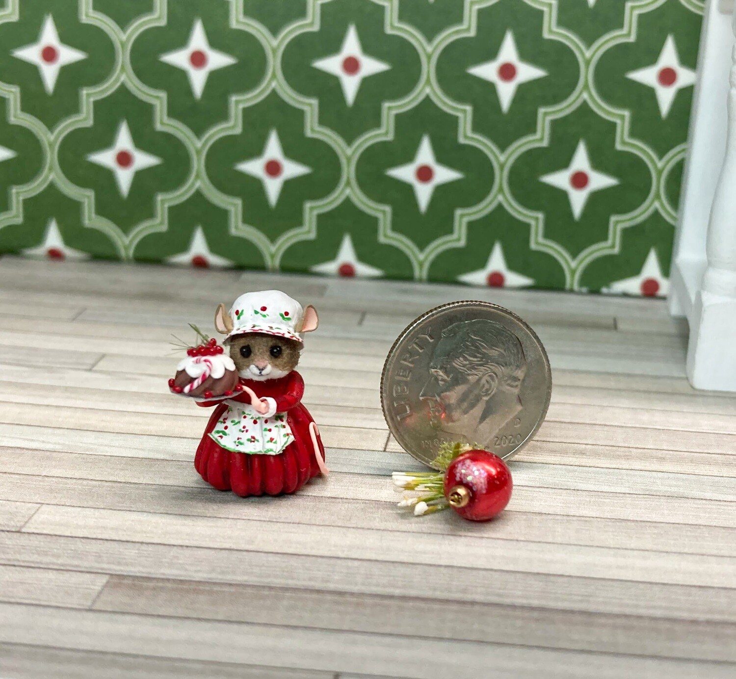 Tiny Christmas Mouse