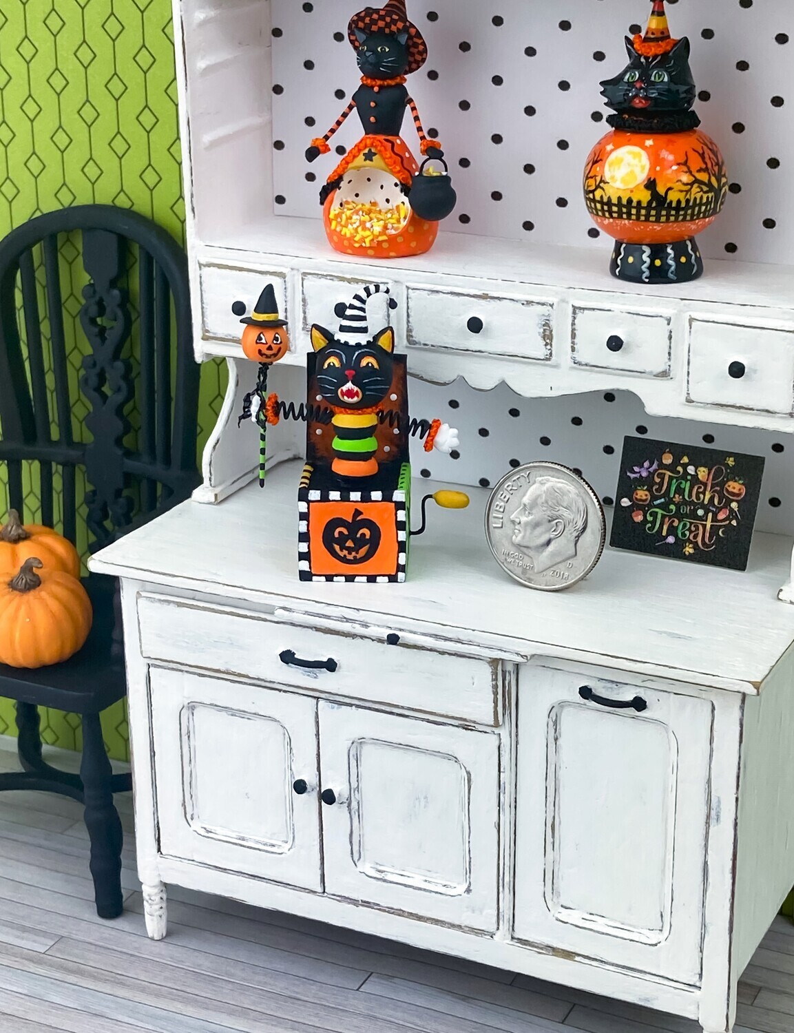 1:12 Scale Jack-O-Lantern In A Box