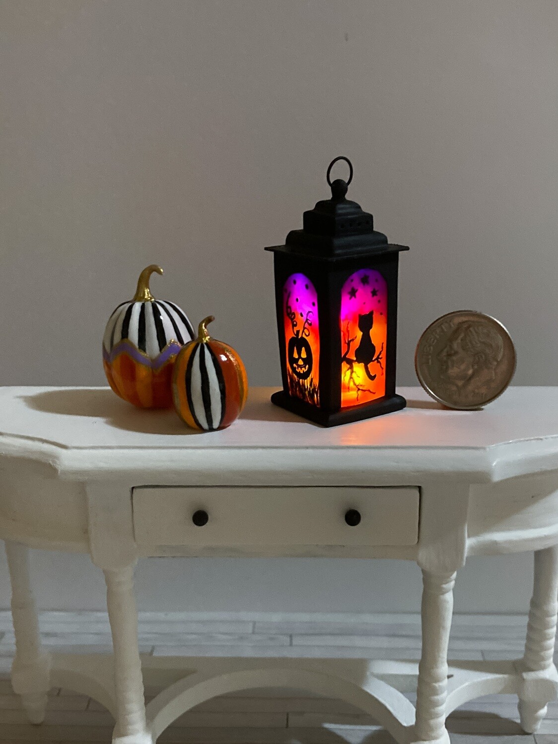 Illuminated Silhouette Halloween Lantern