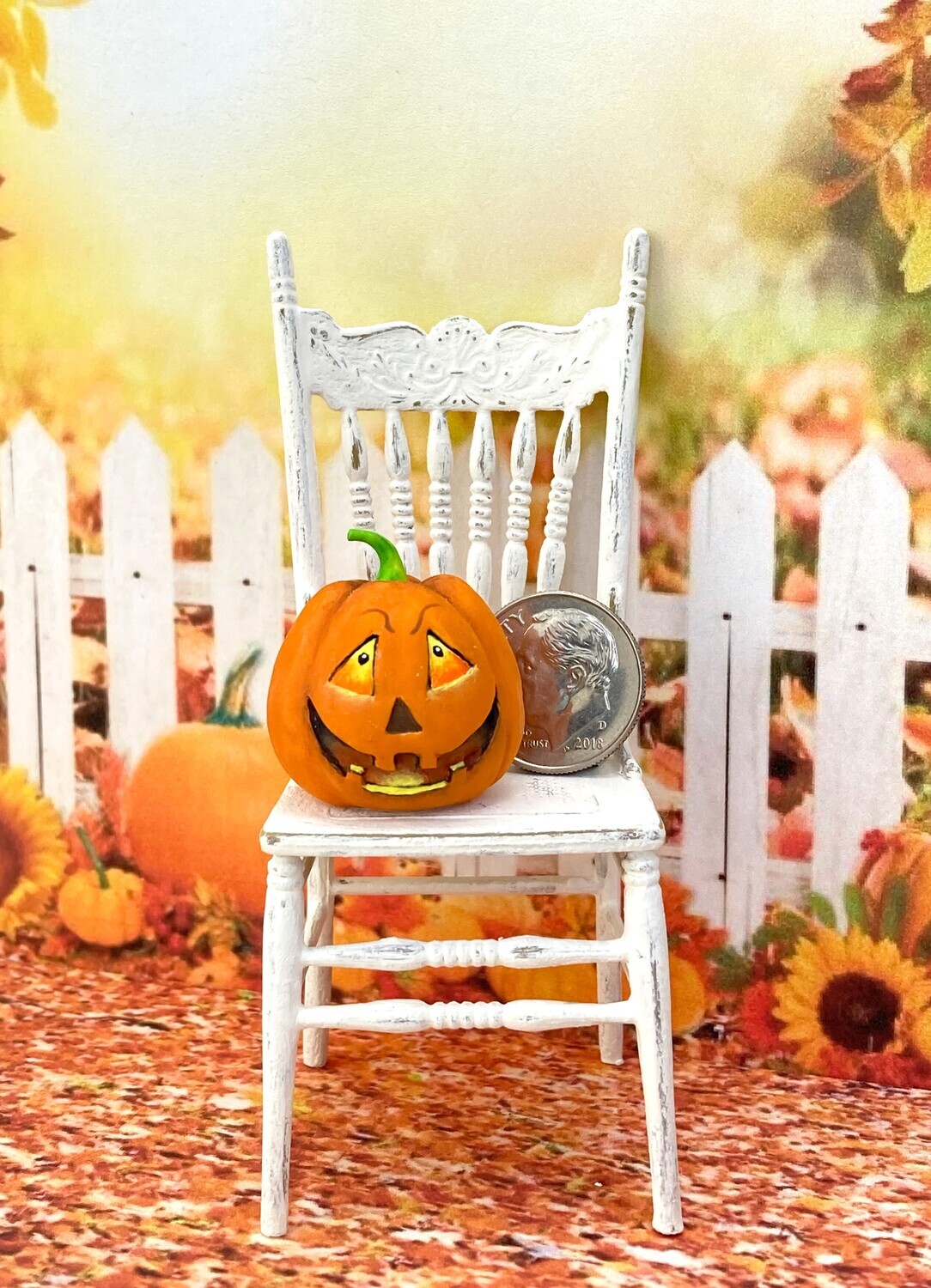 1:12 Smiling Halloween Jack-o-Lantern Pumpkin