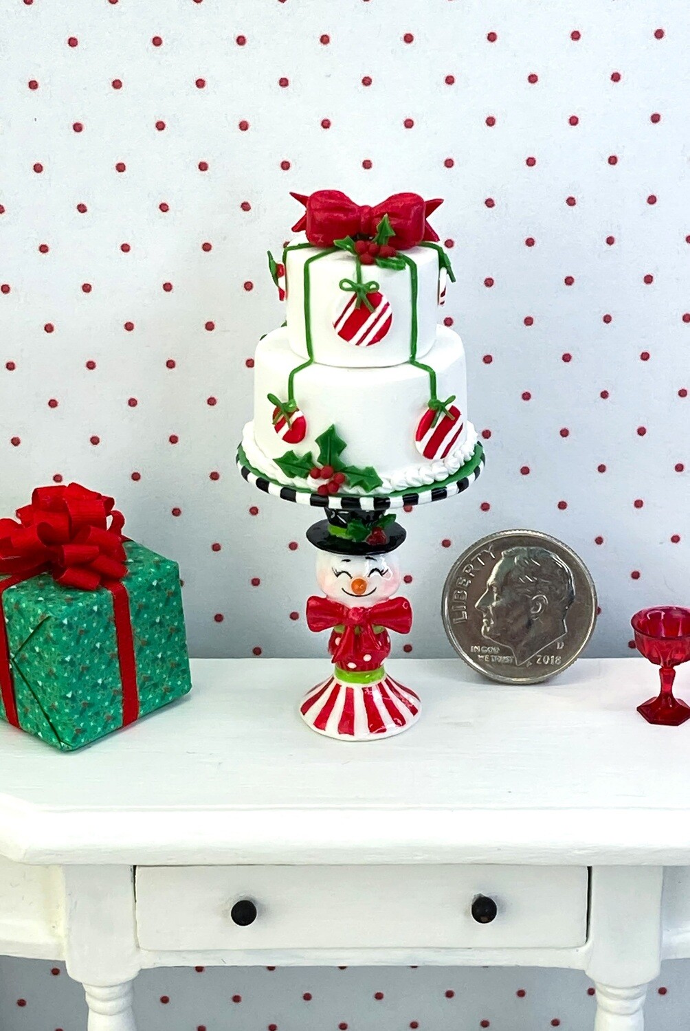 1:12 Scale Christmas Cake On Pedestal Stand