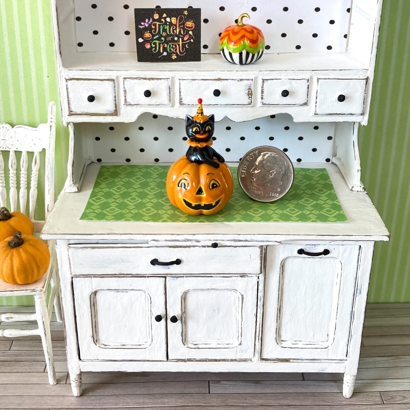 ​1:12 Scale Halloween Cat In Jack-O-Lantern Cookie Jar