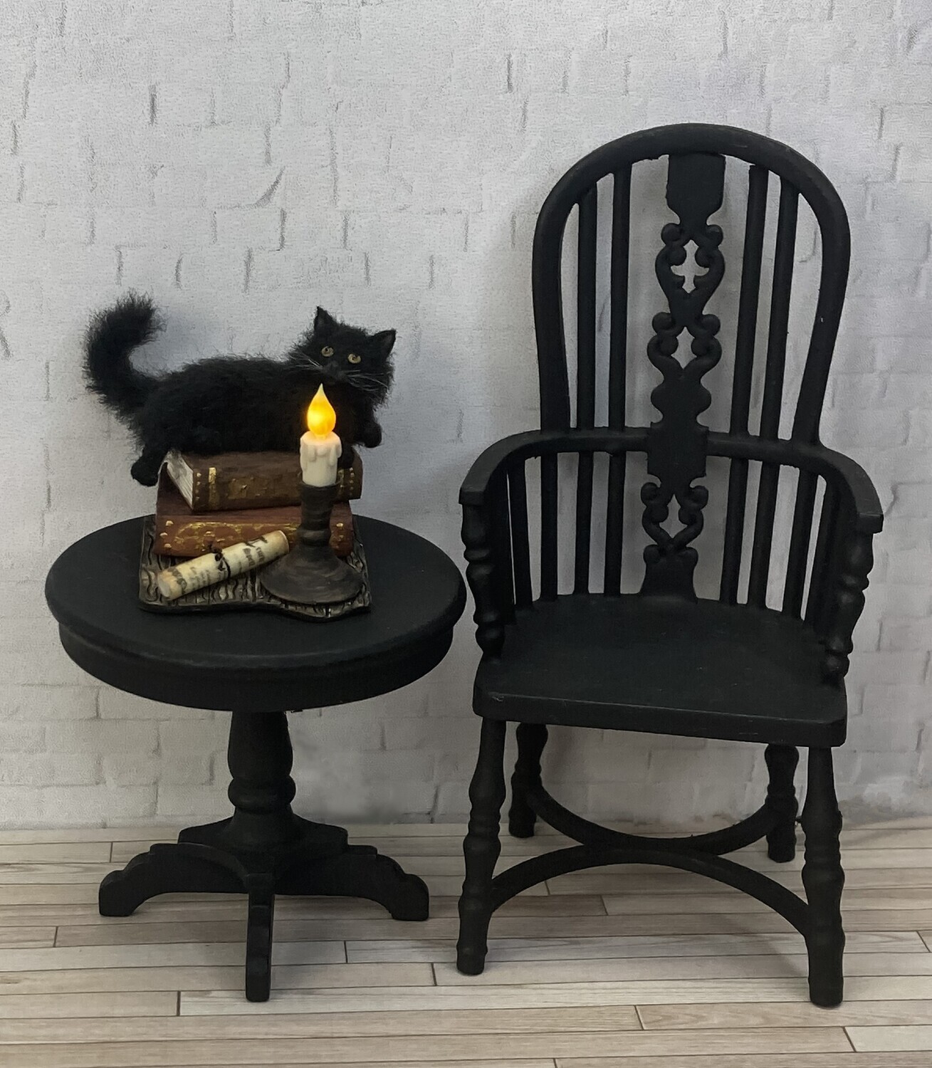 1:12 Scale Illuminated Halloween Black Cat On Spell Books