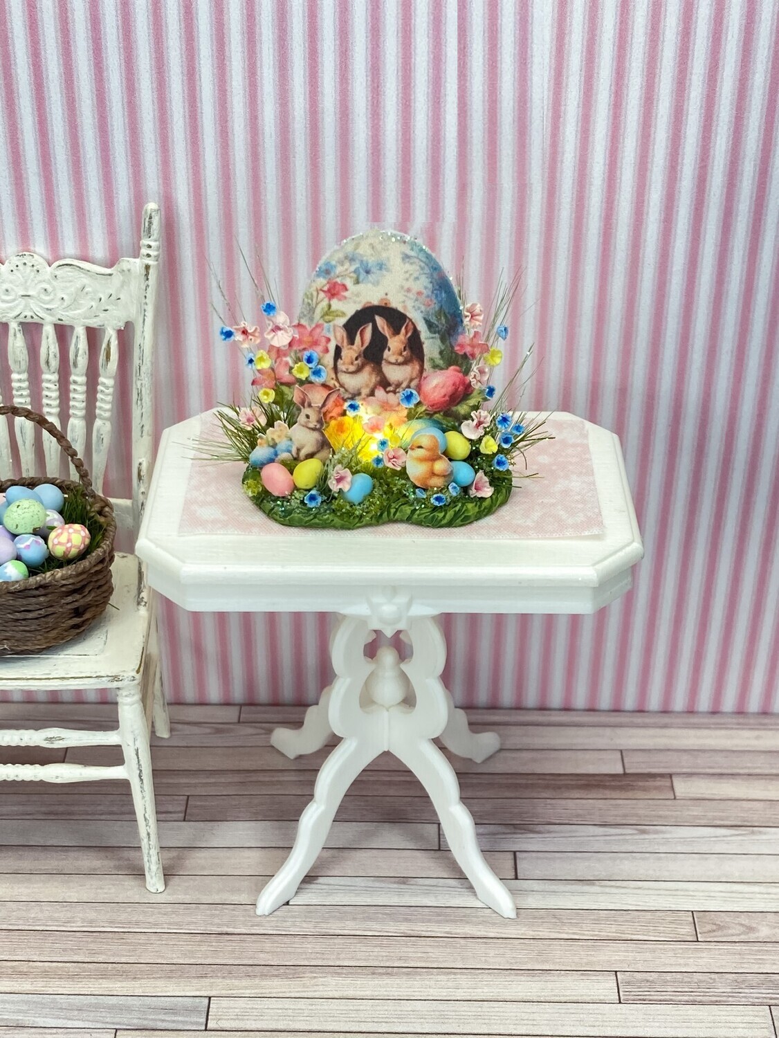 ​This 1:12 Scale Illuminated Easter Bunny Tabletop Display