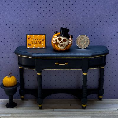1:12 Scale  Illuminated Skelly Head Jack-O-Lantern