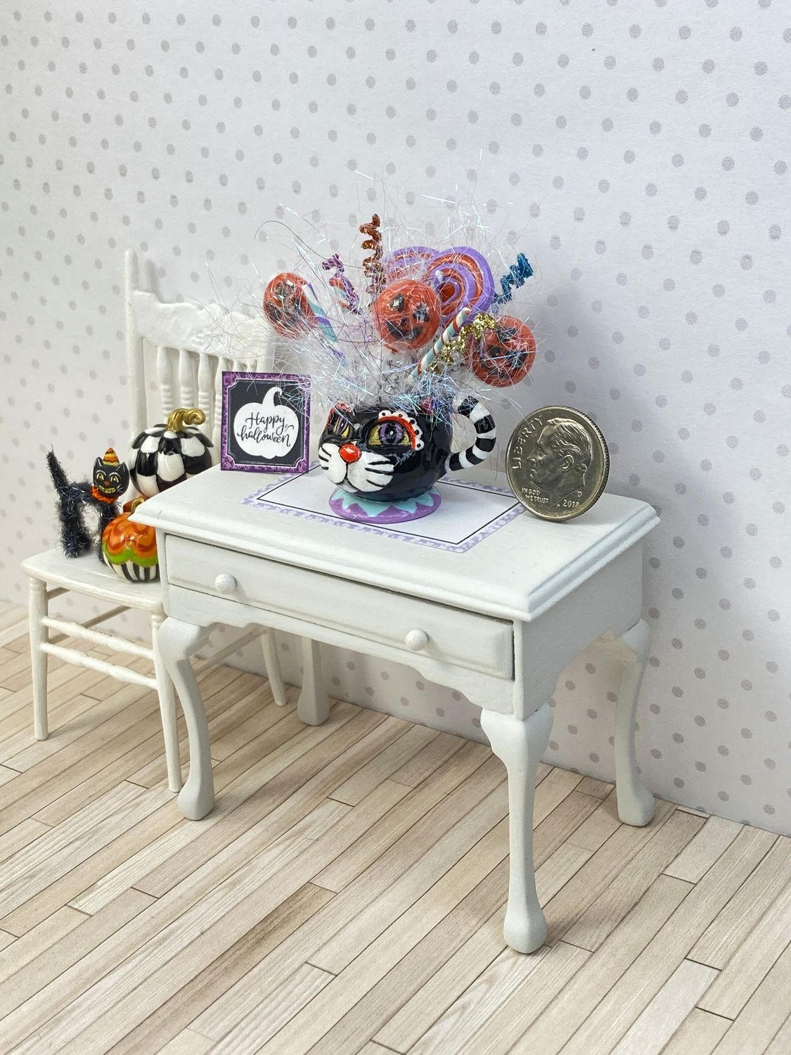 ​1:12 Scale Halloween Cat Head Candy Arrangement