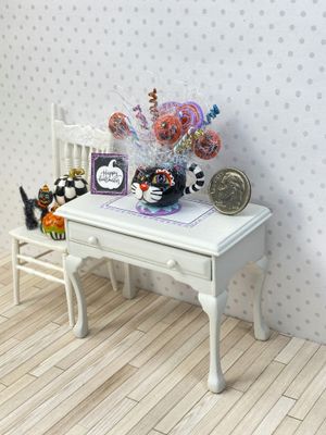 ​1:12 Scale Halloween Cat Head Candy Arrangement