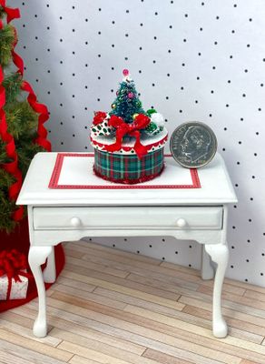 1:12 Scale Miniature Christmas Tree Hat Box