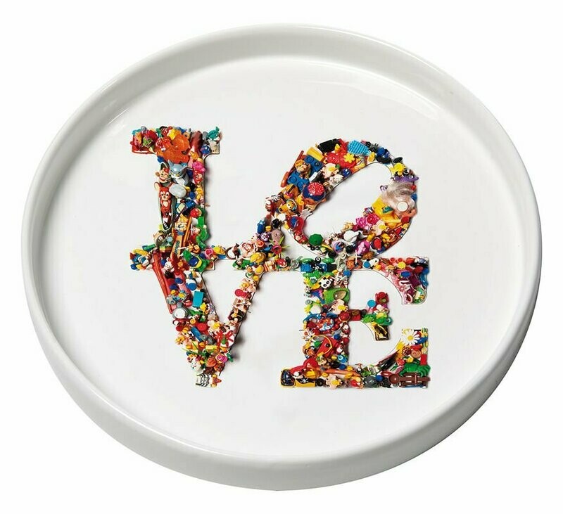 Vassoio "LOVE IS NOT A TOY"