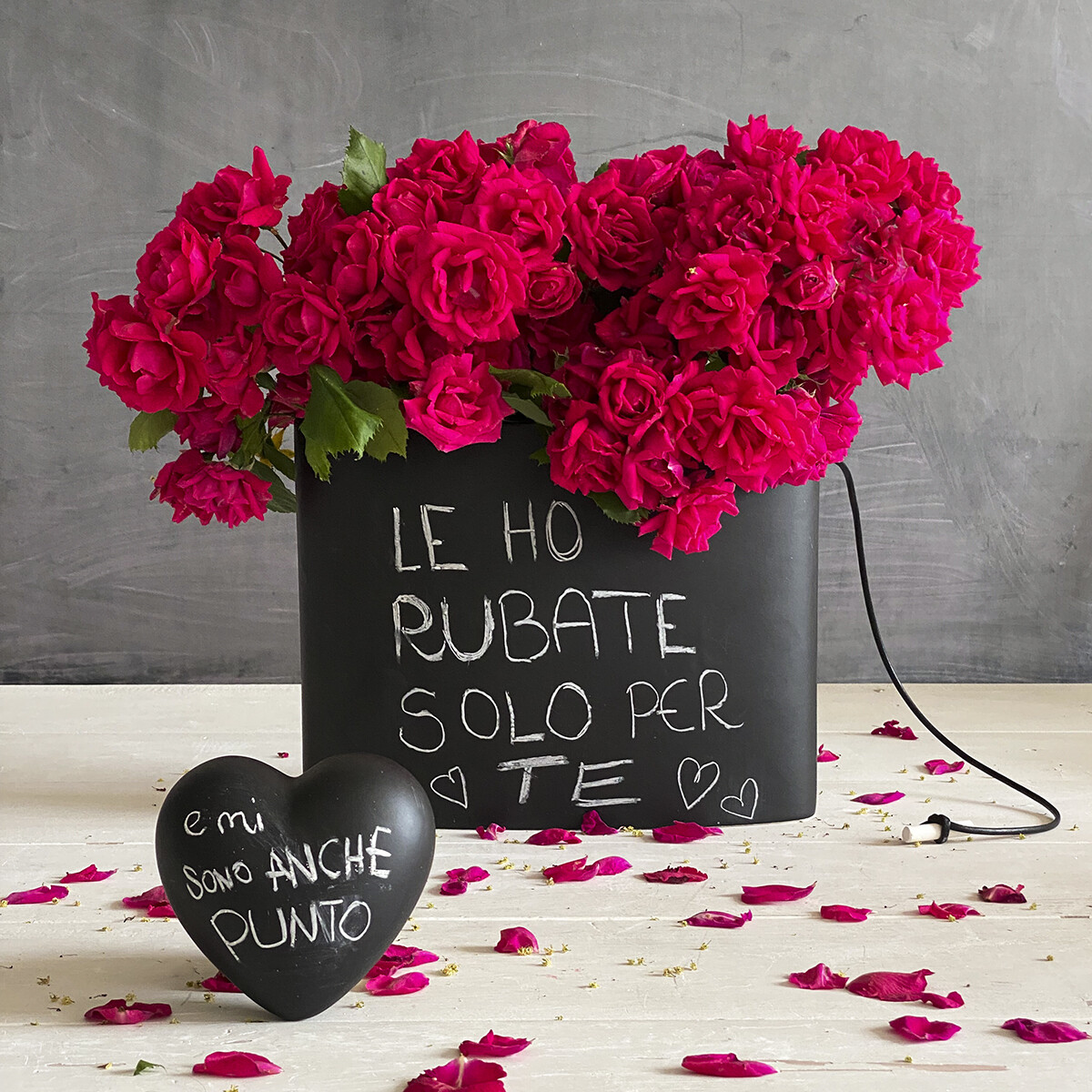 Vaso ovale in ceramica "FREE WORDS"